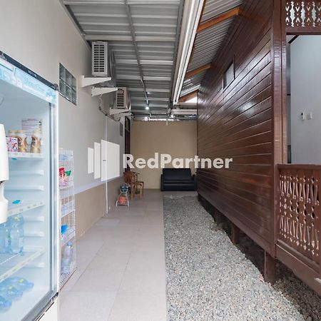 Langkar Guest House Syariah Mitra Reddoorz Samarinda Exterior photo