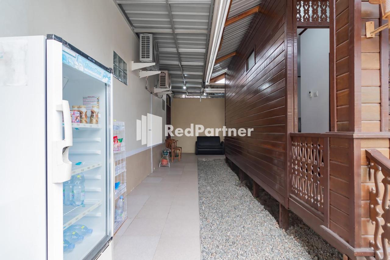 Langkar Guest House Syariah Mitra Reddoorz Samarinda Exterior photo