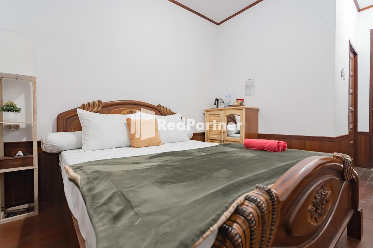Langkar Guest House Syariah Mitra Reddoorz Samarinda Exterior photo